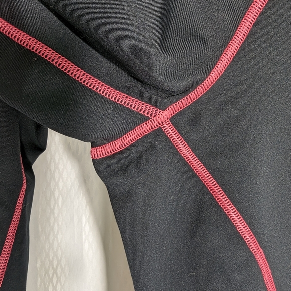 Under Armour Coldgear Semi-Fitted Quarter-Zip Running Jacket, Black/Pink, Medium - Picture 6 of 10